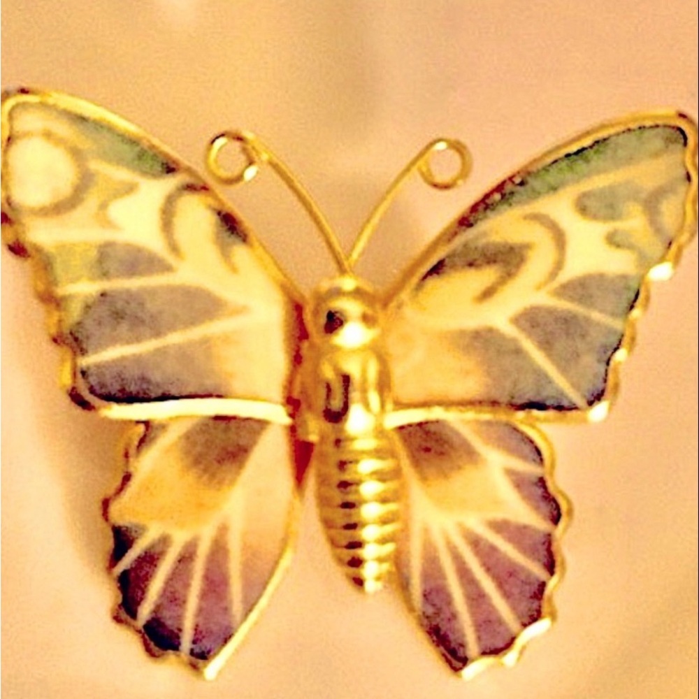 Vintage Enamel butterfly 1” pin w wing detail in yellow, mauve, slate Goldtone